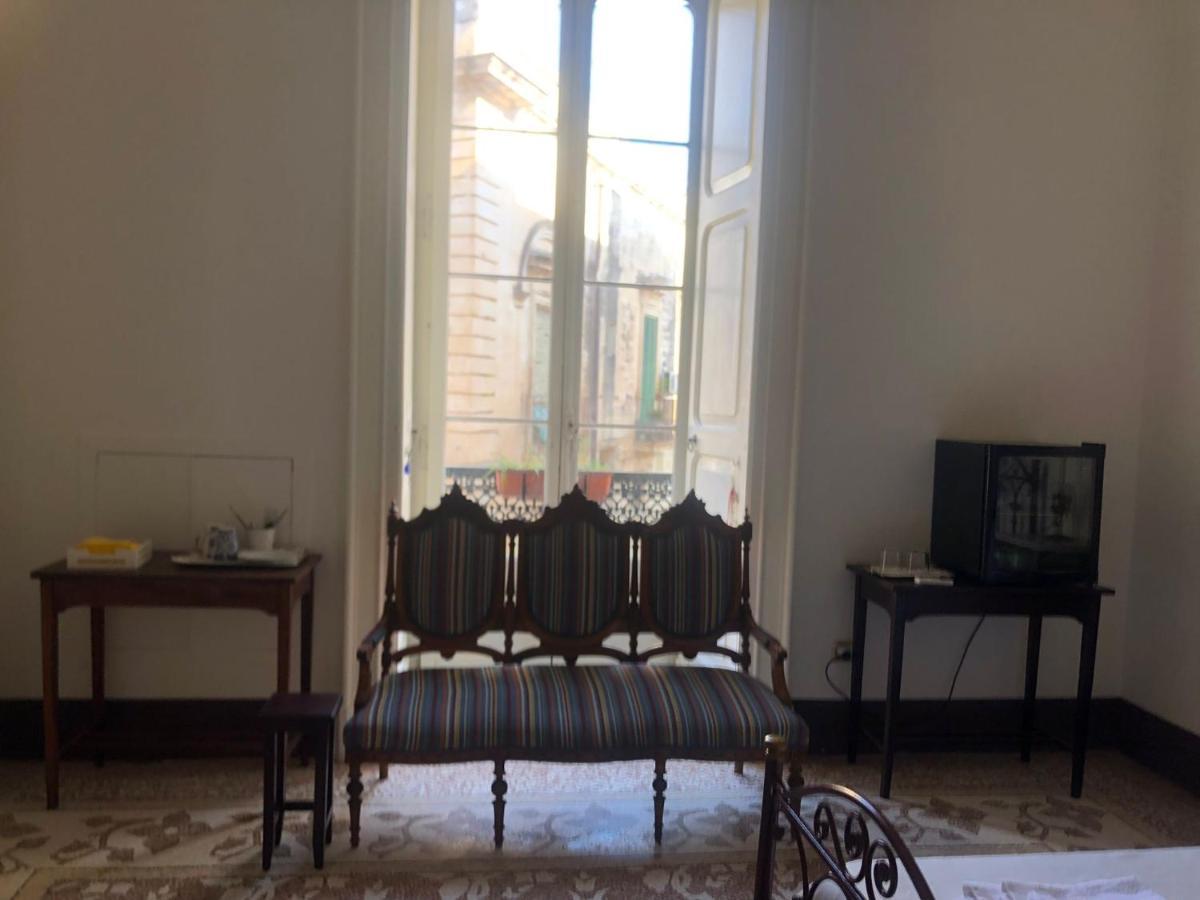 Palazzo Bernardini Suites Lecce Eksteriør bilde